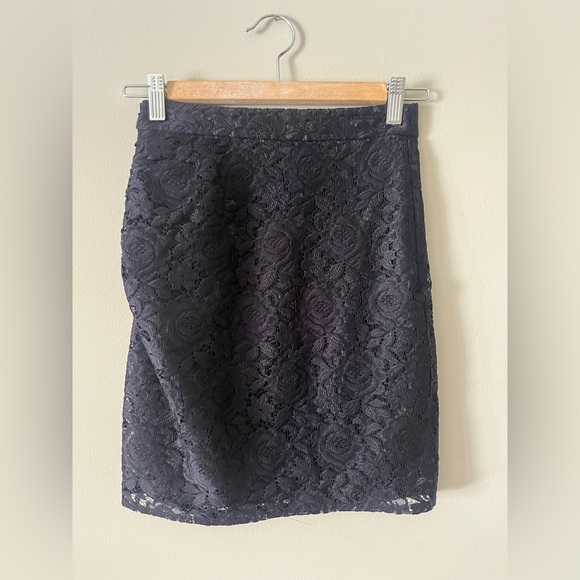 Reiss navy Lace Skirt - Picture 2 of 7